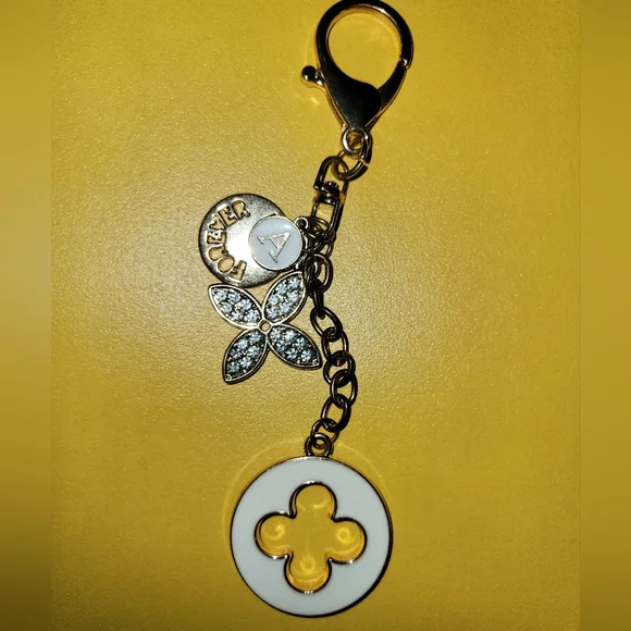 👀BOGO! Bag charm key chain - Picture 2 of 2